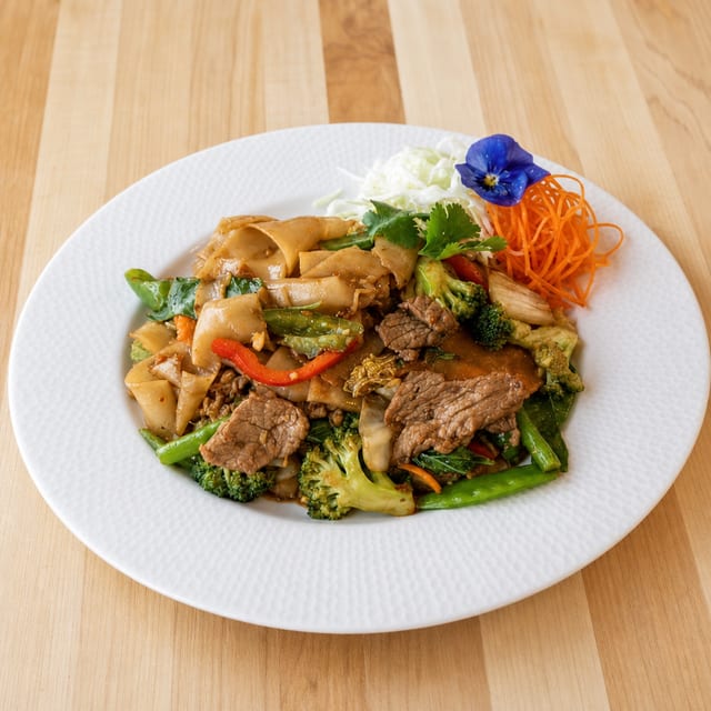 Seafood Pad Kee Mao.